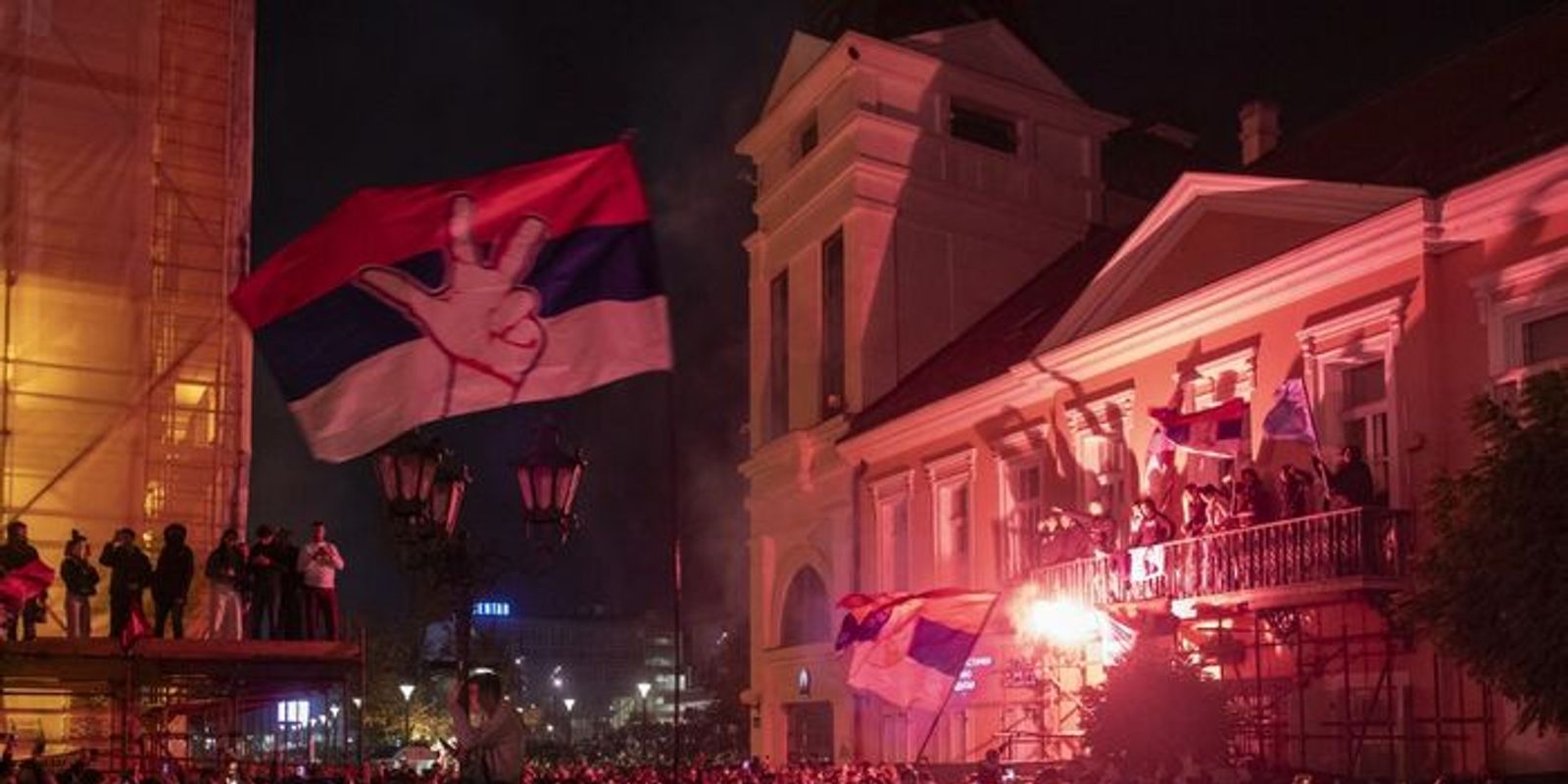 Szerbia: egész éjszaka az egyetemisták győzelmét ünnepelte az ország + videó